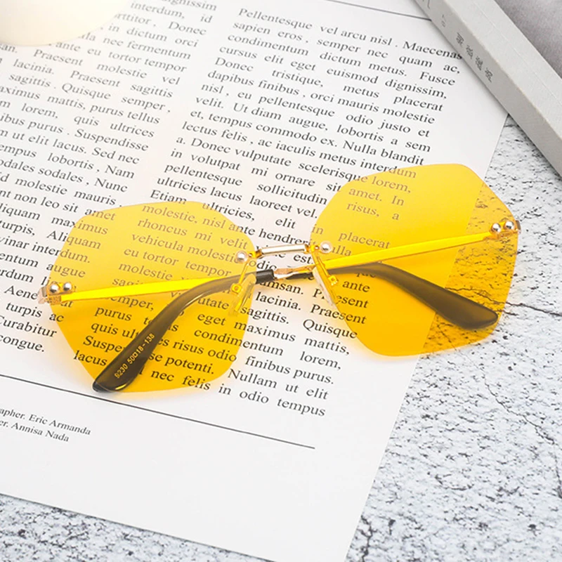 Fashion Oversized Rimless Sunglasses Women Brand Cut edge Gradient Color Frameless Sun Glasses for Female Big Frame Sunglass
Fashion Oversized Rimless Sunglasses Women Brand Cut edge Gradient Color Frameless Sun Glasses for Female Big Frame Sunglass