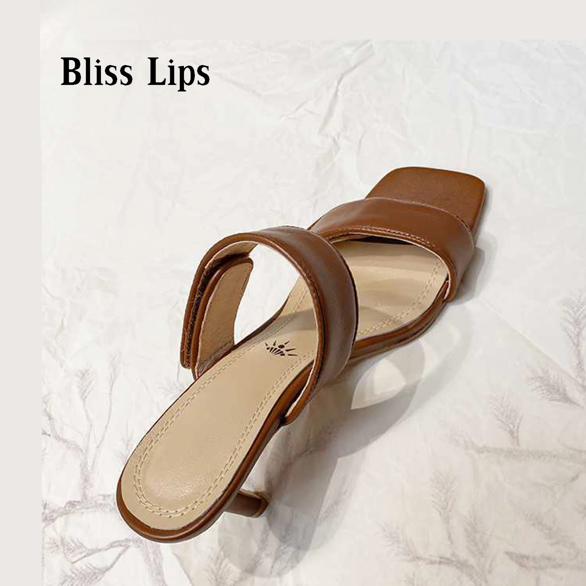 Slides Women Summer one-strip Sandals Sticky Shoes With Velcro Comfortable Mules Fetish Pumps Office Ladies Prom Slippers Women
Slides Women Summer one-strip Sandals Sticky Shoes With Velcro Comfortable Mules Fetish Pumps Office Ladies Prom Slippers Women