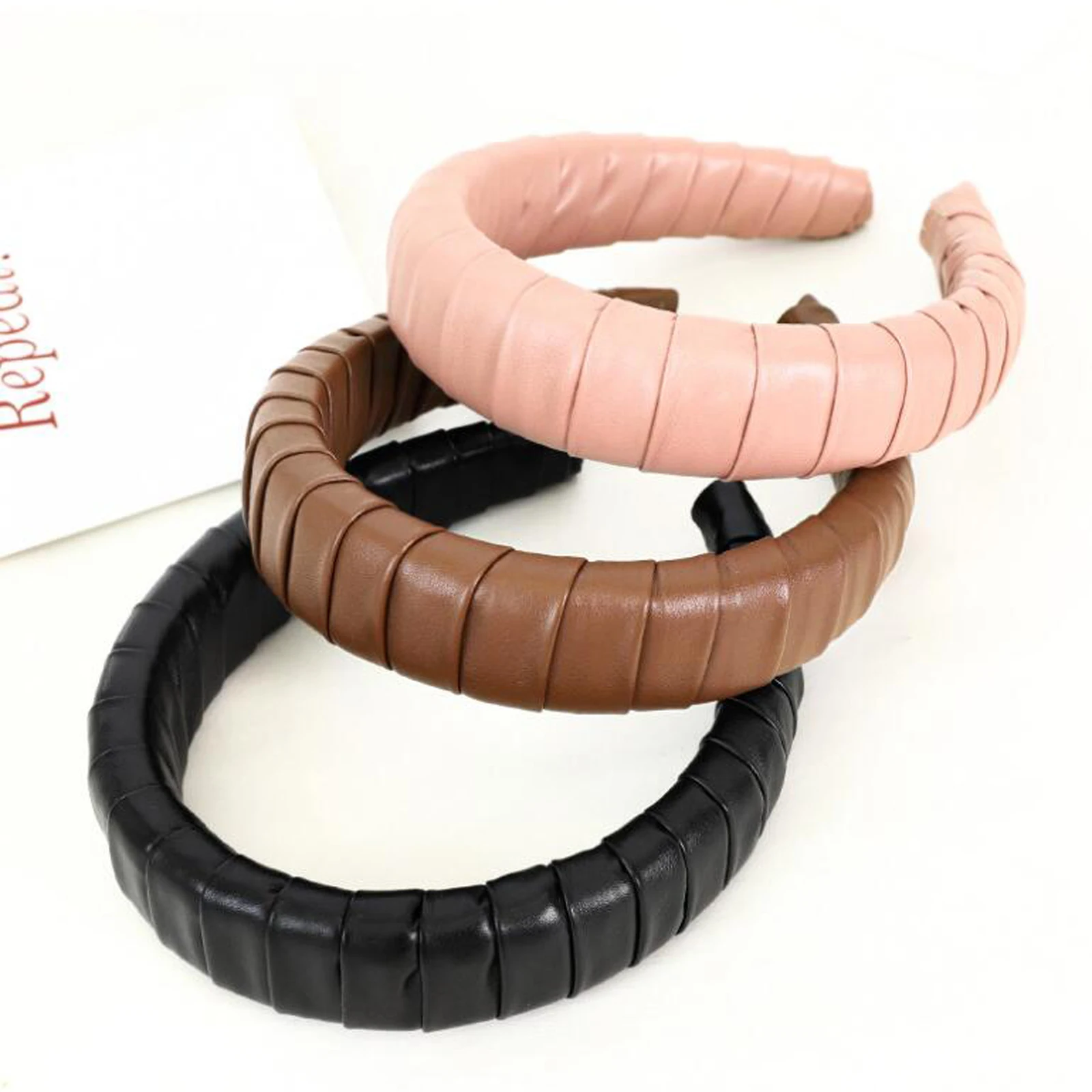 PROLY New Fashion Women's Headband Thickened Sponge Hairband Wide Side Multi-layer Wound Headwear Casual Hair Accessories
PROLY New Fashion Women's Headband Thickened Sponge Hairband Wide Side Multi-layer Wound Headwear Casual Hair Accessories