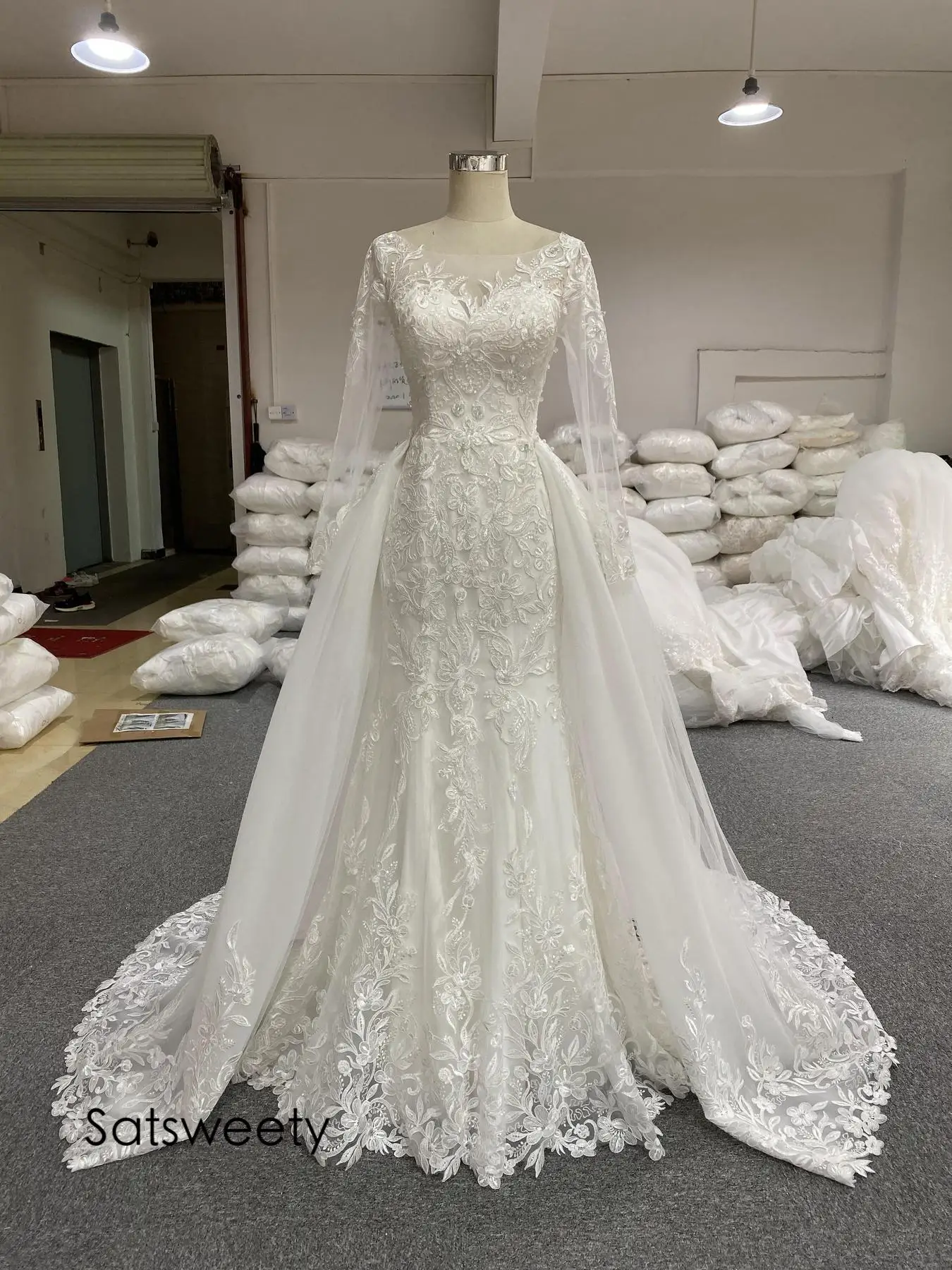 Real Photos Long Sleeves Wedding Dress Illusion Mermaid Bridal Dresses Customized Detachable Skirt Bridal Gown Vestido de Noivas
Real Photos Long Sleeves Wedding Dress Illusion Mermaid Bridal Dresses Customized Detachable Skirt Bridal Gown Vestido de Noivas