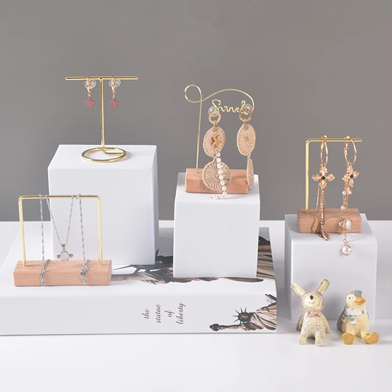1pc Jewelry Shelf Display Rack Stand Holder Earrings Metal Organizer Storage Creative Vintage Exquisite Gifts Boutique Tree Rack
1pc Jewelry Shelf Display Rack Stand Holder Earrings Metal Organizer Storage Creative Vintage Exquisite Gifts Boutique Tree Rack