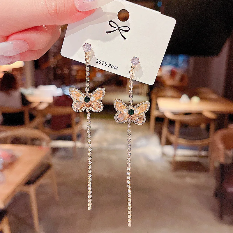 Wholesale Sterling Silvers Needle Butterfly Long Stone-Studded Tassel Vintage Stud Earrings Dropshipping
Wholesale Sterling Silvers Needle Butterfly Long Stone-Studded Tassel Vintage Stud Earrings Dropshipping