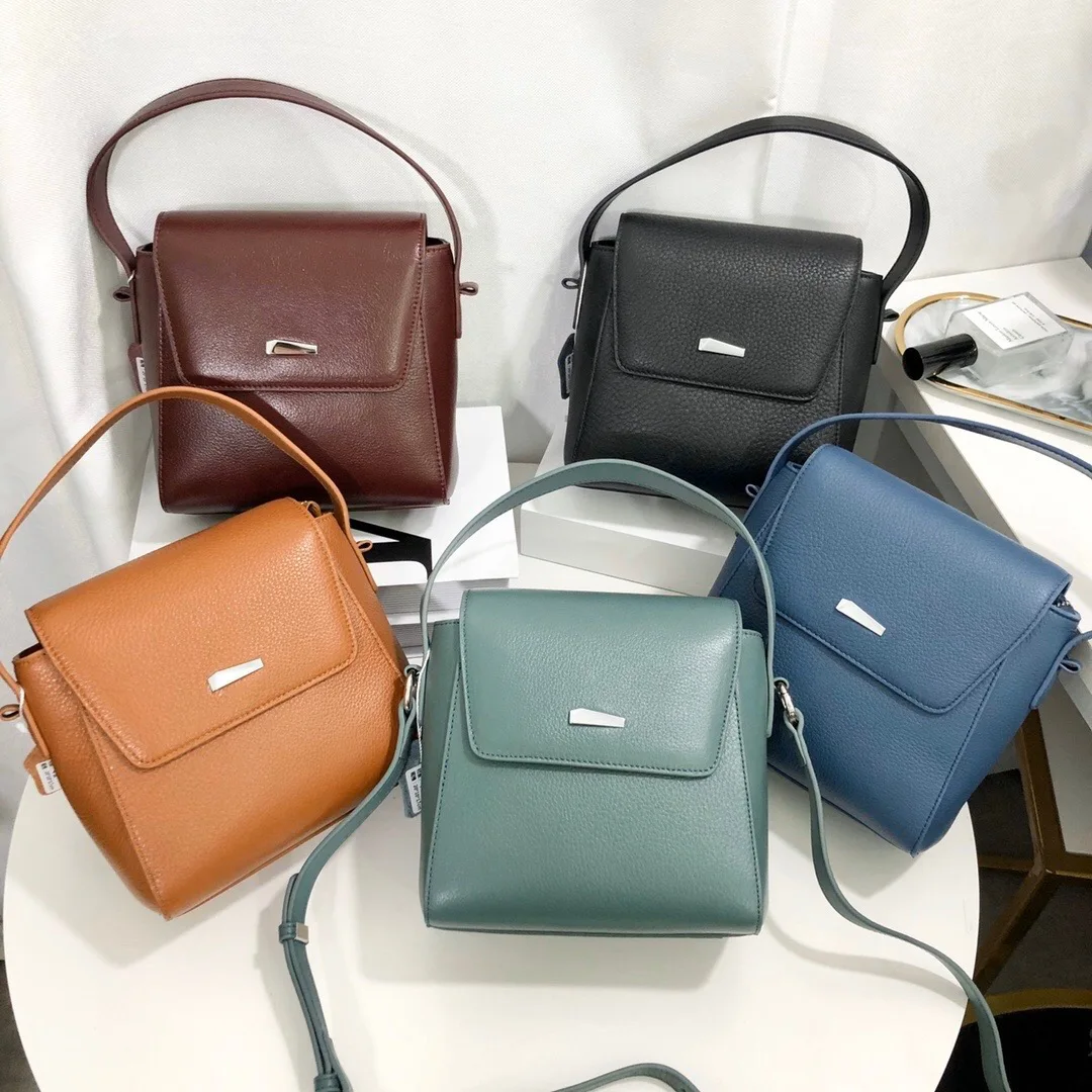 free shipping 2020 the new style vintage genuine cow leather women handbag one shoulder bag crossbody bag 20cm 5 color
free shipping 2020 the new style vintage genuine cow leather women handbag one shoulder bag crossbody bag 20cm 5 color