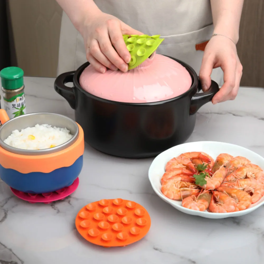 Heat Insulation Pad Double-Sided Suction Cup Mat Kitchen Anti-Scald Dish Pot Mat Household Non-Slip Coasters Table Decorations
Heat Insulation Pad Double-Sided Suction Cup Mat Kitchen Anti-Scald Dish Pot Mat Household Non-Slip Coasters Table Decorations