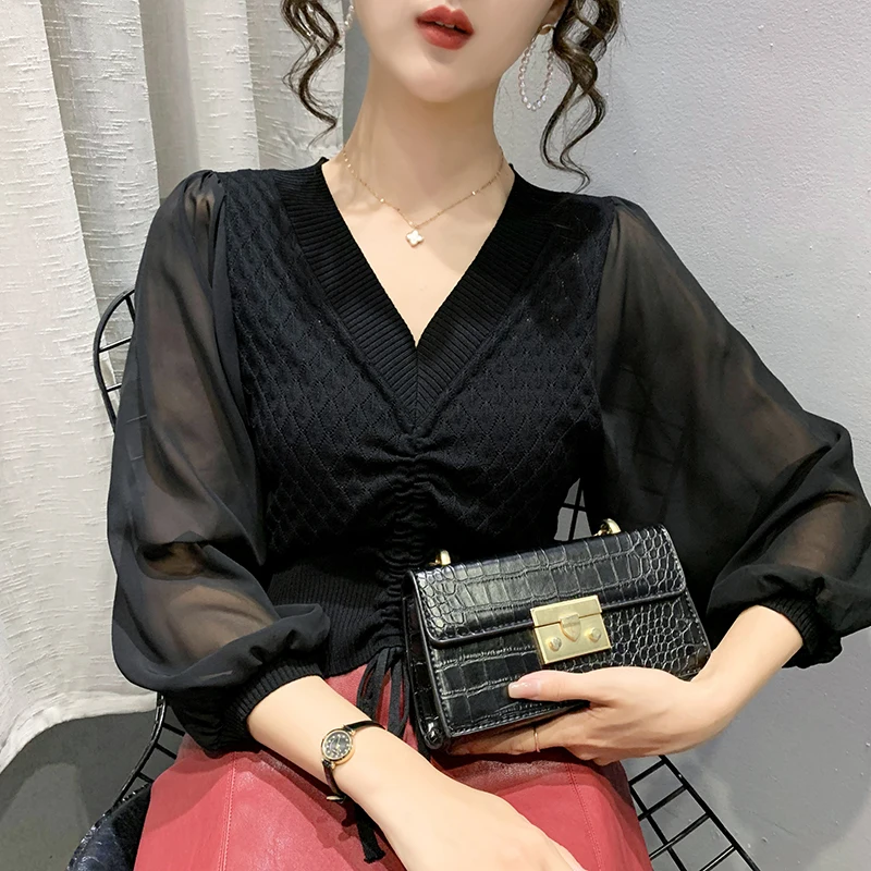 Spring new chiffon stitching female han edition loose long-sleeved v-neck sweater knitted T-shirt is prevented bask in a thin ja
Spring new chiffon stitching female han edition loose long-sleeved v-neck sweater knitted T-shirt is prevented bask in a thin ja