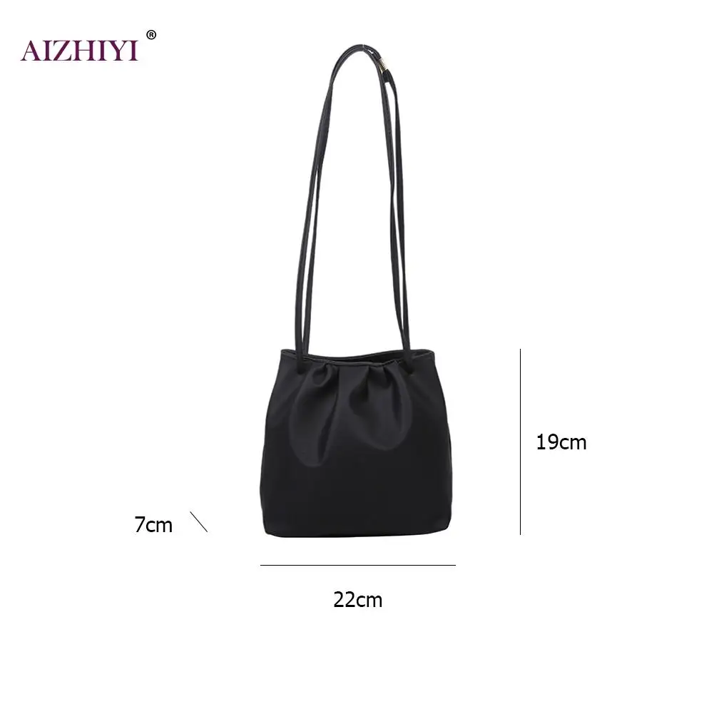 Simple Crossbody Bucket Bag Ladies Fashion Shoulder Messenger Bag Women Casual PU Leather Pleated Solid Shoulder Pouch 
Simple Crossbody Bucket Bag Ladies Fashion Shoulder Messenger Bag Women Casual PU Leather Pleated Solid Shoulder Pouch
