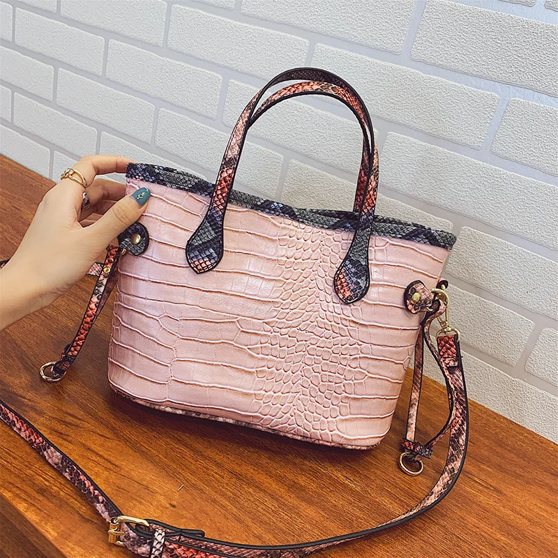 PU Leather Small Crossbody Bags For Women 2020 Serpentine Shoulder Bag Sac A Main Female Travel Handbags And Purses
PU Leather Small Crossbody Bags For Women 2020 Serpentine Shoulder Bag Sac A Main Female Travel Handbags And Purses