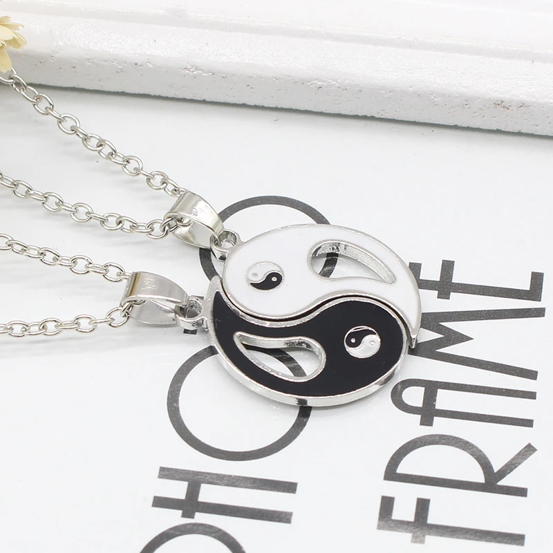 Best Friends Splicing Necklace Taiji Gossip Black With White Yin Yang Pendant Couple Gift Pendant Necklace Jewelry Wholesale
Best Friends Splicing Necklace Taiji Gossip Black With White Yin Yang Pendant Couple Gift Pendant Necklace Jewelry Wholesale
