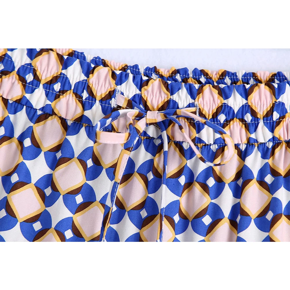 2021 New Women Two piece set Geometric printed Backless Cropped Top & Midi Skirt Casual Chic lady Summer Woman top and skirt set
2021 New Women Two piece set Geometric printed Backless Cropped Top & Midi Skirt Casual Chic lady Summer Woman top and skirt set