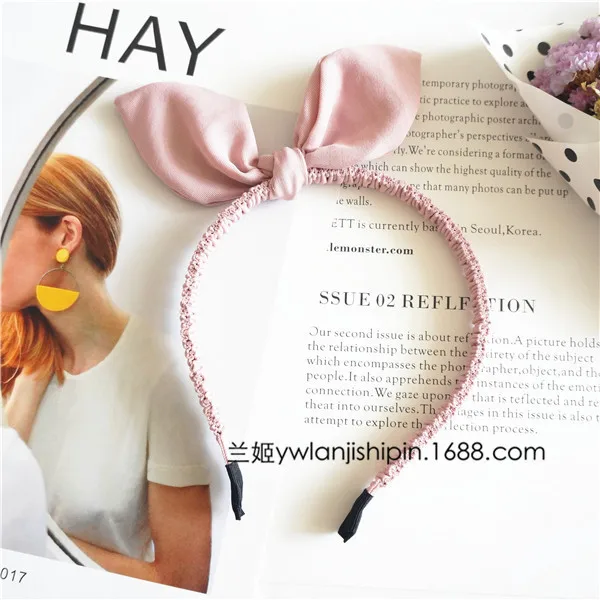 Three state spring and summer new Korean rabbit ears wrinkled hair band women's Korean knotting headwear wholesale
Three state spring and summer new Korean rabbit ears wrinkled hair band women's Korean knotting headwear wholesale