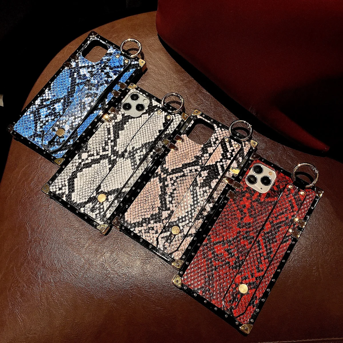 Cover for iPhone 14 Pro Max Cases Luxury Snake Patterned Soft Coque for iPhone 11 12 13 XS X XR 6 7 8 Plus Case With Wristband
Cover for iPhone 14 Pro Max Cases Luxury Snake Patterned Soft Coque for iPhone 11 12 13 XS X XR 6 7 8 Plus Case With Wristband