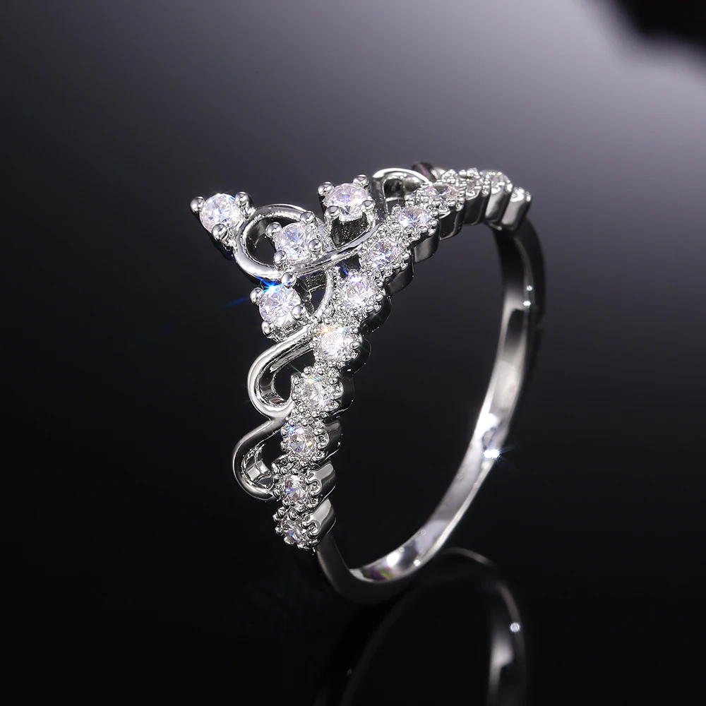 Huitan Princess Crown Shiny Crystal Zircon Women Engagement Rings Proposal Finger Ring for Lover Elegant Female Fashion Jewelry
Huitan Princess Crown Shiny Crystal Zircon Women Engagement Rings Proposal Finger Ring for Lover Elegant Female Fashion Jewelry