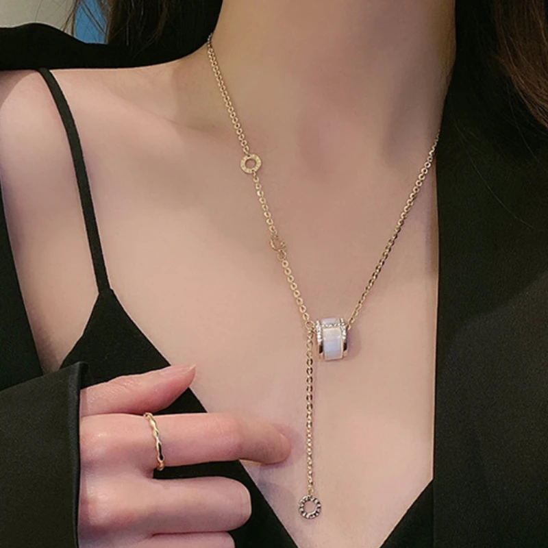 BOTU 2021 New Style Fashion Round Shape Adjustable Necklace Women's Fashionable Elegant Light Luxury Pendant Women
BOTU 2021 New Style Fashion Round Shape Adjustable Necklace Women's Fashionable Elegant Light Luxury Pendant Women