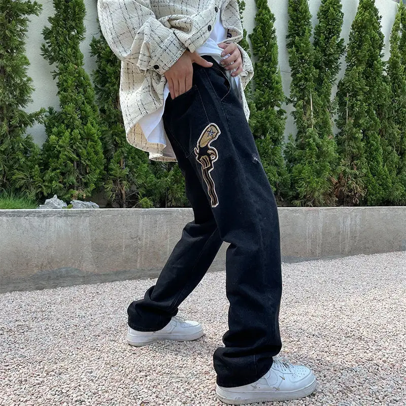 Design Pants Men's Embroidery Gun Jeans High Street Fashion Hip Hop Loose Straight Leg Denim Distressed Jeans Vintage Black
Design Pants Men's Embroidery Gun Jeans High Street Fashion Hip Hop Loose Straight Leg Denim Distressed Jeans Vintage Black