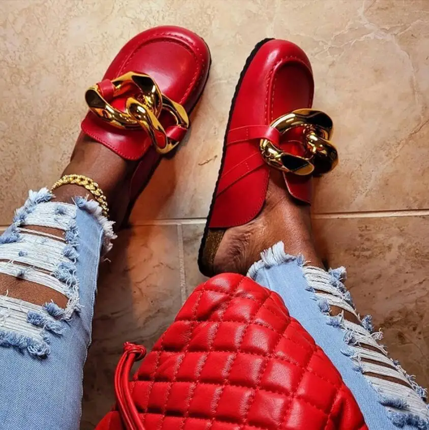 hot Fashion Slippers Metal chain PU flip flop Women flat Baotou lazy slippers Ladies Casual Large size sandals size 35-43
hot Fashion Slippers Metal chain PU flip flop Women flat Baotou lazy slippers Ladies Casual Large size sandals size 35-43