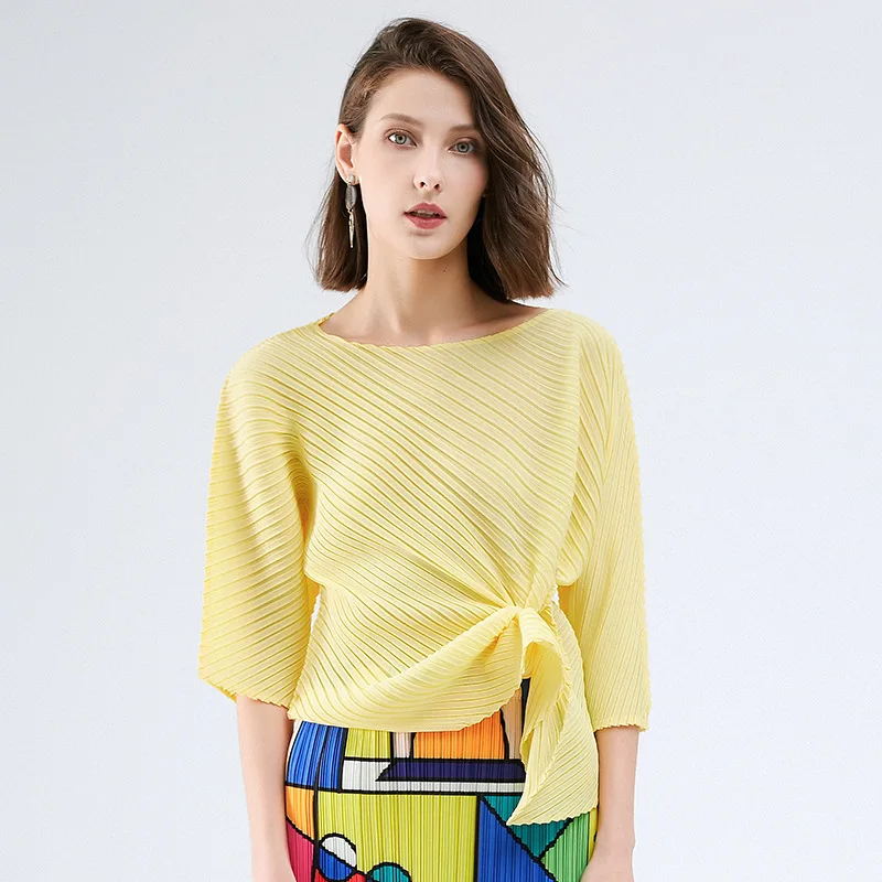 Miyake 2021 new women's blouse, irregular collar blouse, women's design sense niche loose three-quarter sleeve T-shirt women
Miyake 2021 new women's blouse, irregular collar blouse, women's design sense niche loose three-quarter sleeve T-shirt women