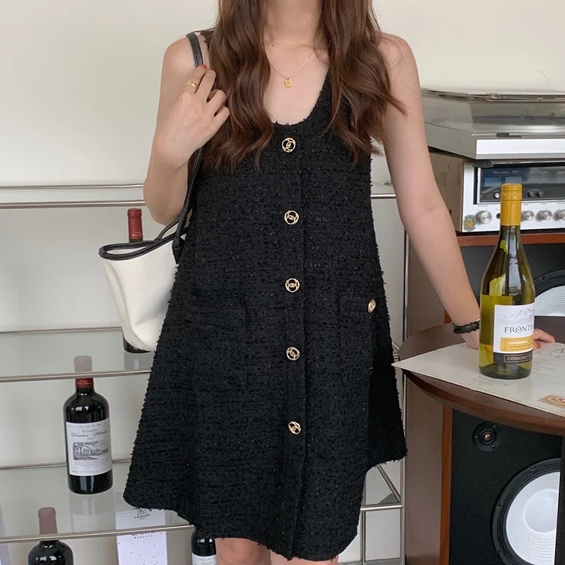 Korean Chic French Style U-neck dress woman Three Tassel Chic Single Breasted Loose and Sleeveless Vest Dress
Korean Chic French Style U-neck dress woman Three Tassel Chic Single Breasted Loose and Sleeveless Vest Dress