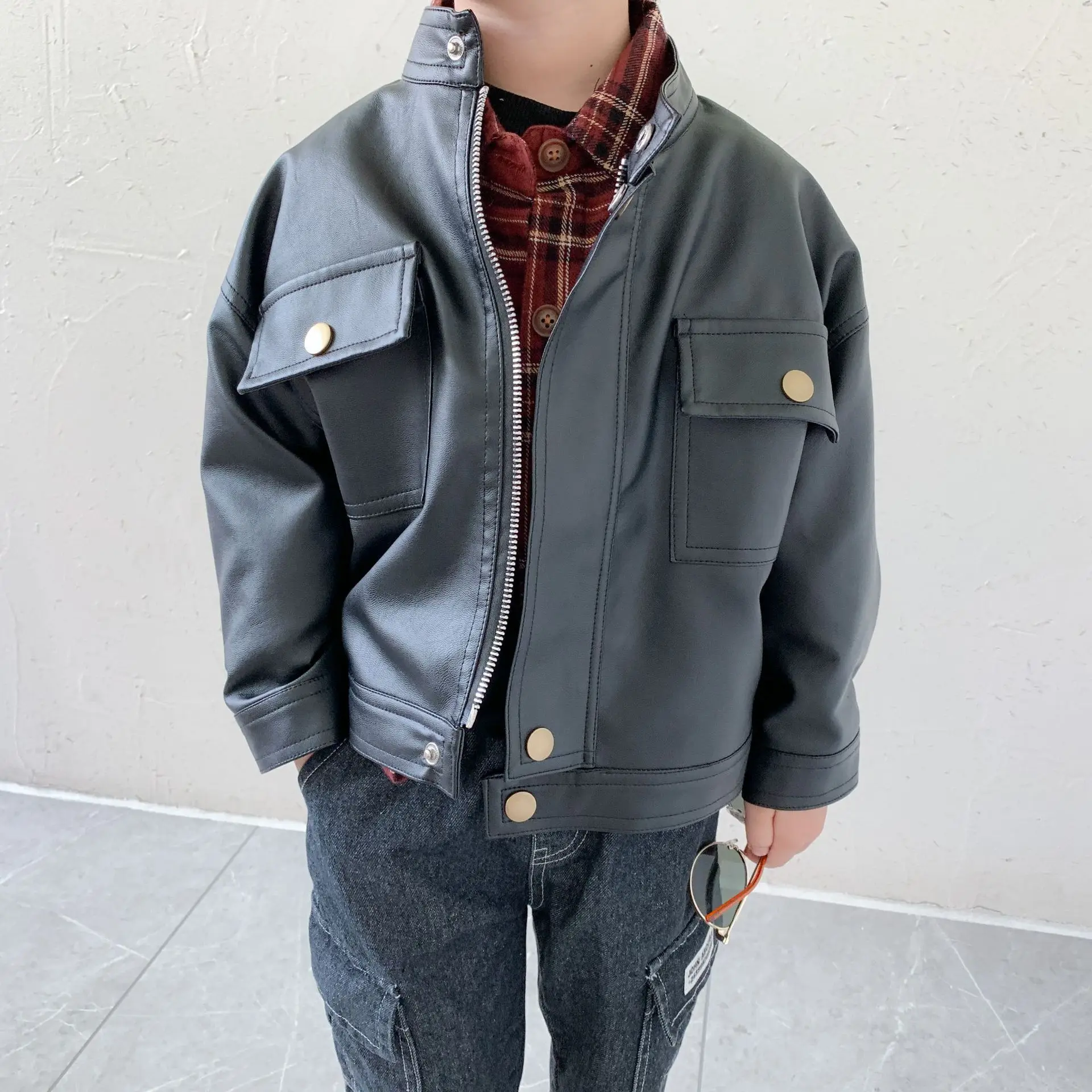 WLG Boys Jackets Kids Clothes Spring Autumn Faux Leather Zipper Long Sleeve Coat Baby Boy Fashion All Match Outerwear
WLG Boys Jackets Kids Clothes Spring Autumn Faux Leather Zipper Long Sleeve Coat Baby Boy Fashion All Match Outerwear