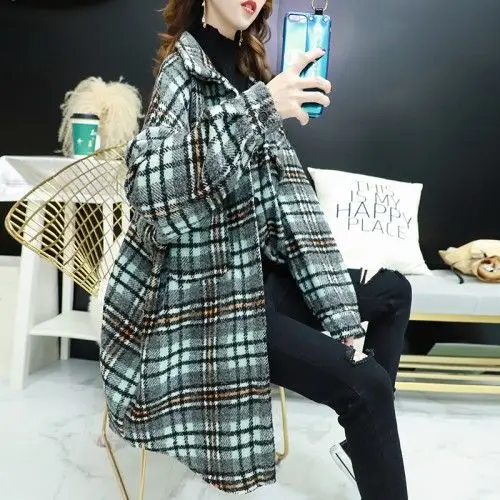 Woolen Shirt Women's Mid-length Thick Spring New Retro Hong Kong Style Long-sleeved Plush Shirt Jacket
Woolen Shirt Women's Mid-length Thick Spring New Retro Hong Kong Style Long-sleeved Plush Shirt Jacket