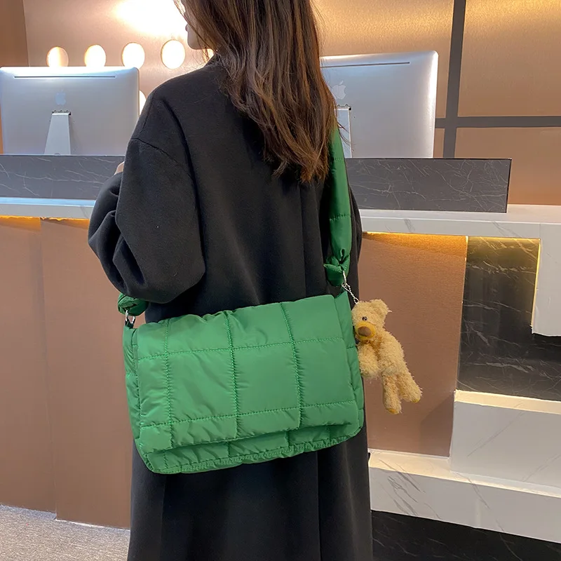 New Fashion Bolsa Feminina Large Capacity Oxford Cloth Crossbody Luxury Designer Handbag Shoulder Soft Flap With Pendant Bags
New Fashion Bolsa Feminina Large Capacity Oxford Cloth Crossbody Luxury Designer Handbag Shoulder Soft Flap With Pendant Bags