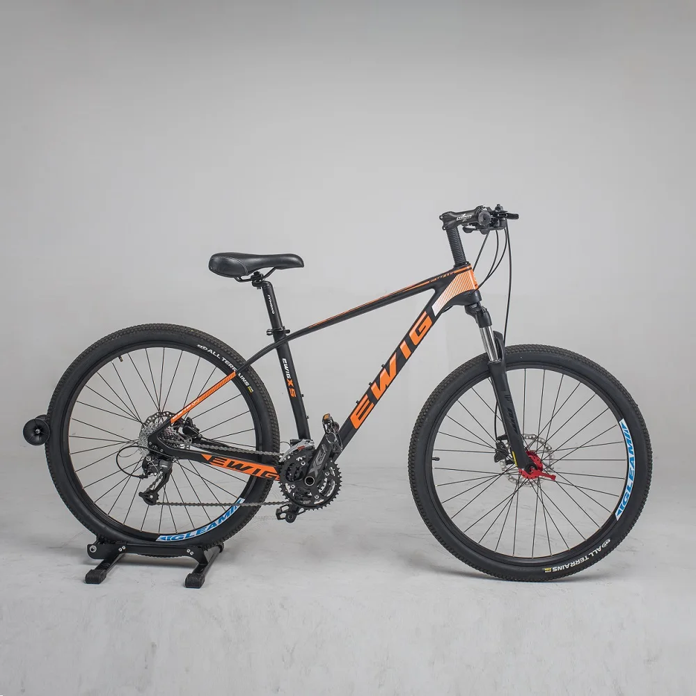Hot Sell Carbon Fiber Mountain Bike 29er MTB With M2000 Derailleur System And Hydraulic Brake In Stock
Hot Sell Carbon Fiber Mountain Bike 29er MTB With M2000 Derailleur System And Hydraulic Brake In Stock