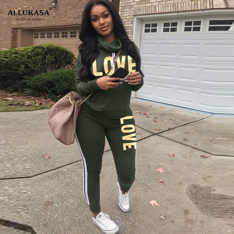 2021 Plus Size 2 Piece Set Women Outfit LOVE Letter Print High Neck Hoodies Sweatshirt Pants Tracksuit Streetwear Casual Suit
2021 Plus Size 2 Piece Set Women Outfit LOVE Letter Print High Neck Hoodies Sweatshirt Pants Tracksuit Streetwear Casual Suit