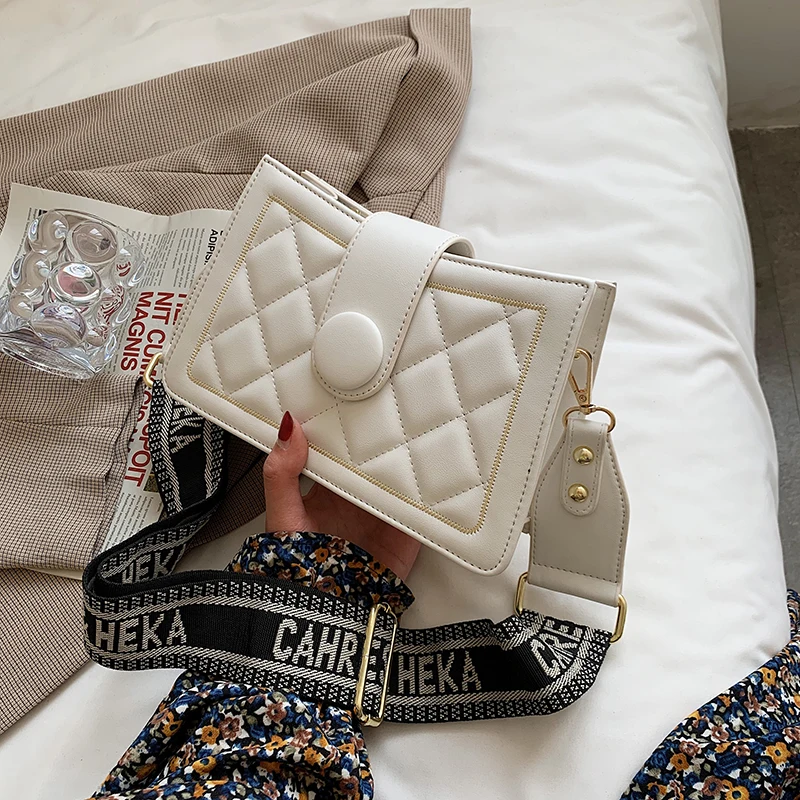 Veryme 2021 Fashion Woman High Quality Leather Underarm Bag Lingge Small Square Bag Ladies Shoulder Messenger Pack сумка женская
Veryme 2021 Fashion Woman High Quality Leather Underarm Bag Lingge Small Square Bag Ladies Shoulder Messenger Pack сумка женская
