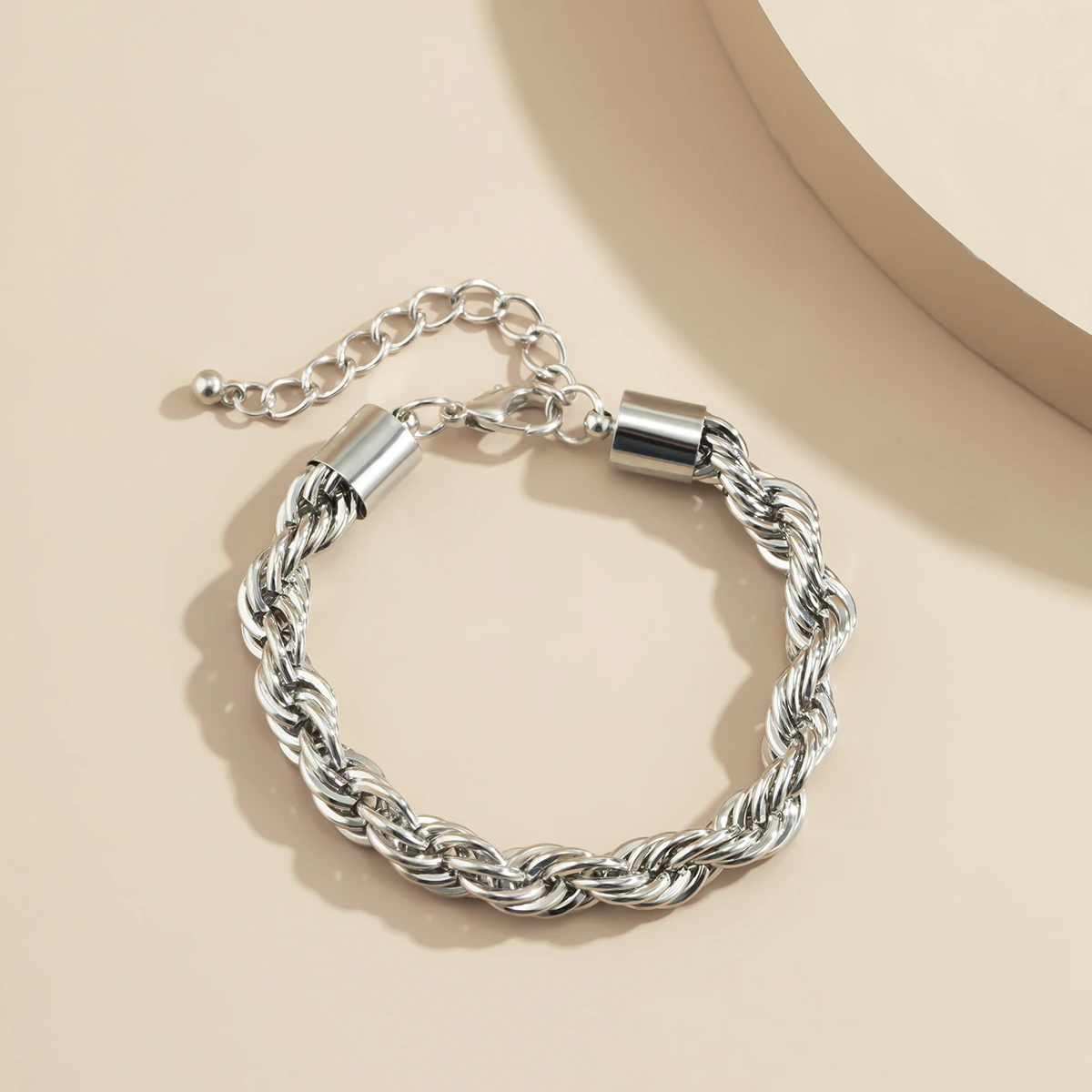 SHIXIN Simple Twisted Chain Bracelet for Women Fashion Hip Hop Hand Chains Jewelry Gold/Silver Color Trendy Bracelets 2021 Gifts
SHIXIN Simple Twisted Chain Bracelet for Women Fashion Hip Hop Hand Chains Jewelry Gold/Silver Color Trendy Bracelets 2021 Gifts