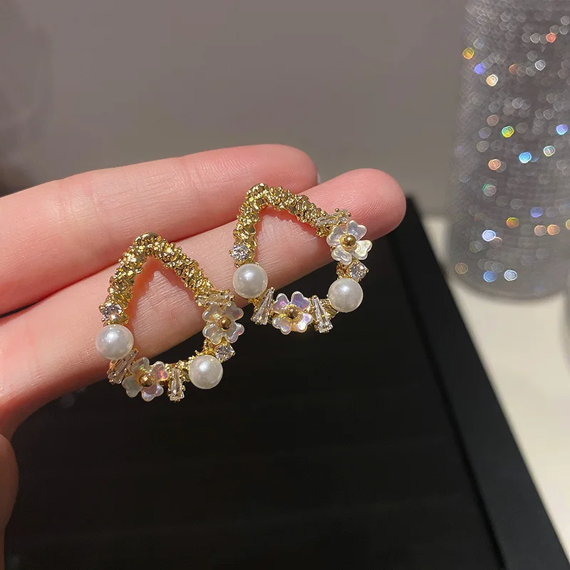 New Trend Pearl Diamond Flower Drop-shaped Women's Earrings Women's Birthday Gifts Exquisite Jewelry Earrings Wholesale
New Trend Pearl Diamond Flower Drop-shaped Women's Earrings Women's Birthday Gifts Exquisite Jewelry Earrings Wholesale