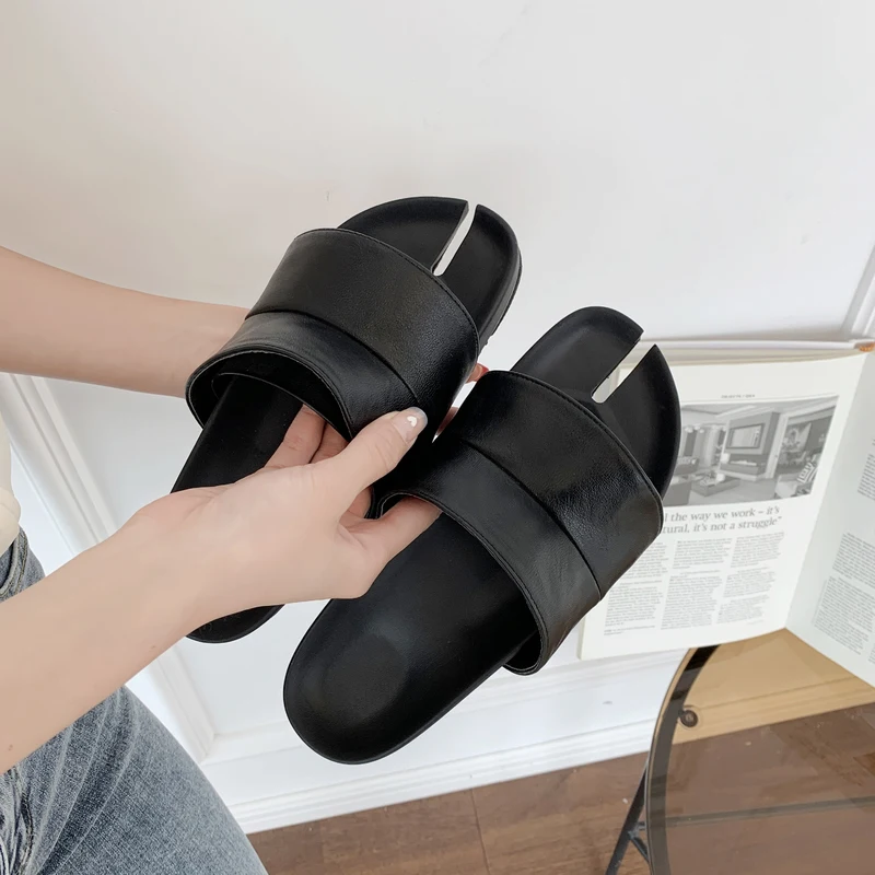 Shoes Summer Clogs Woman Female Slippers Lady Slides Fashion Low Platform Beach 2021 Girl Soft Flat Luxury Basic Rubber PU
Shoes Summer Clogs Woman Female Slippers Lady Slides Fashion Low Platform Beach 2021 Girl Soft Flat Luxury Basic Rubber PU