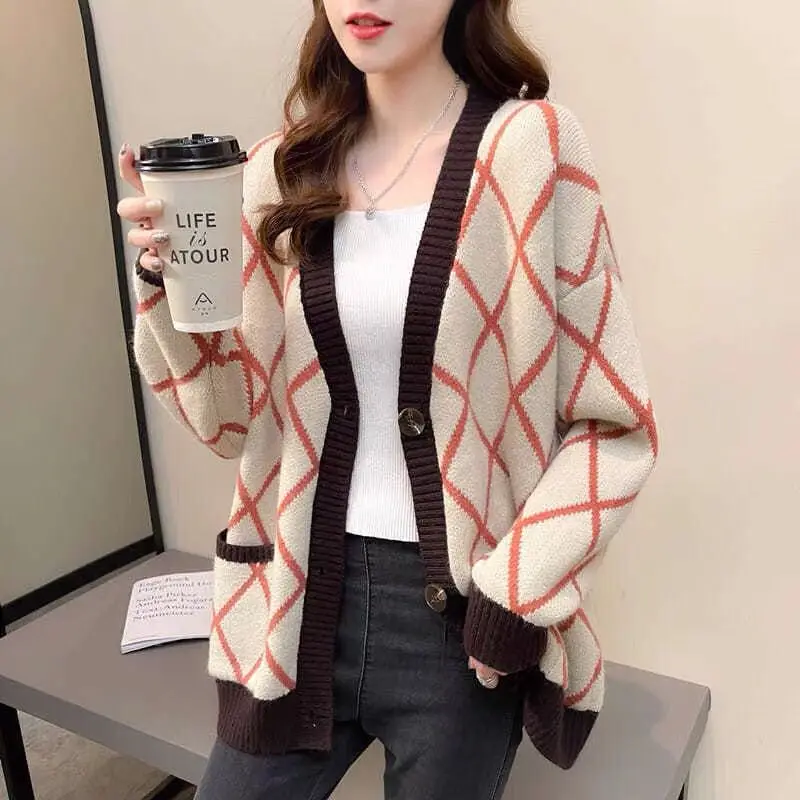 Spring and Autumn Retro Plaid Women's Knitted Sweater Winter Fashion Casual Cardigan Jacket Women's Top
Spring and Autumn Retro Plaid Women's Knitted Sweater Winter Fashion Casual Cardigan Jacket Women's Top