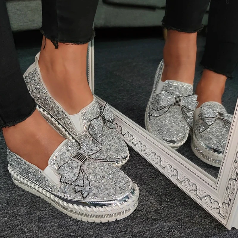 Fashion Designer Women Rhinestone Bling Butterfly Knot Round Toe Flats Slip on Sewing Luxury Casual Shoes Zapatos De Mujer 2020
Fashion Designer Women Rhinestone Bling Butterfly Knot Round Toe Flats Slip on Sewing Luxury Casual Shoes Zapatos De Mujer 2020