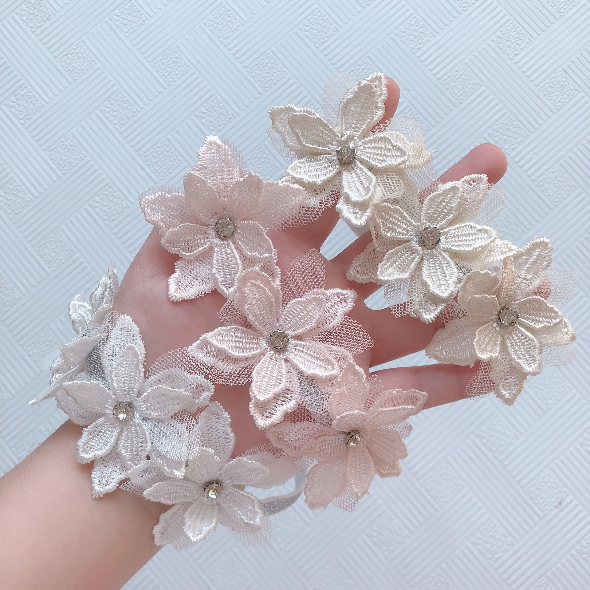 Lace Girls Headband Autumn Floral Baby Hairband Lovely Flowers Hair Accessories for Children Photo Props Summer Kids Headwear 
Lace Girls Headband Autumn Floral Baby Hairband Lovely Flowers Hair Accessories for Children Photo Props Summer Kids Headwear