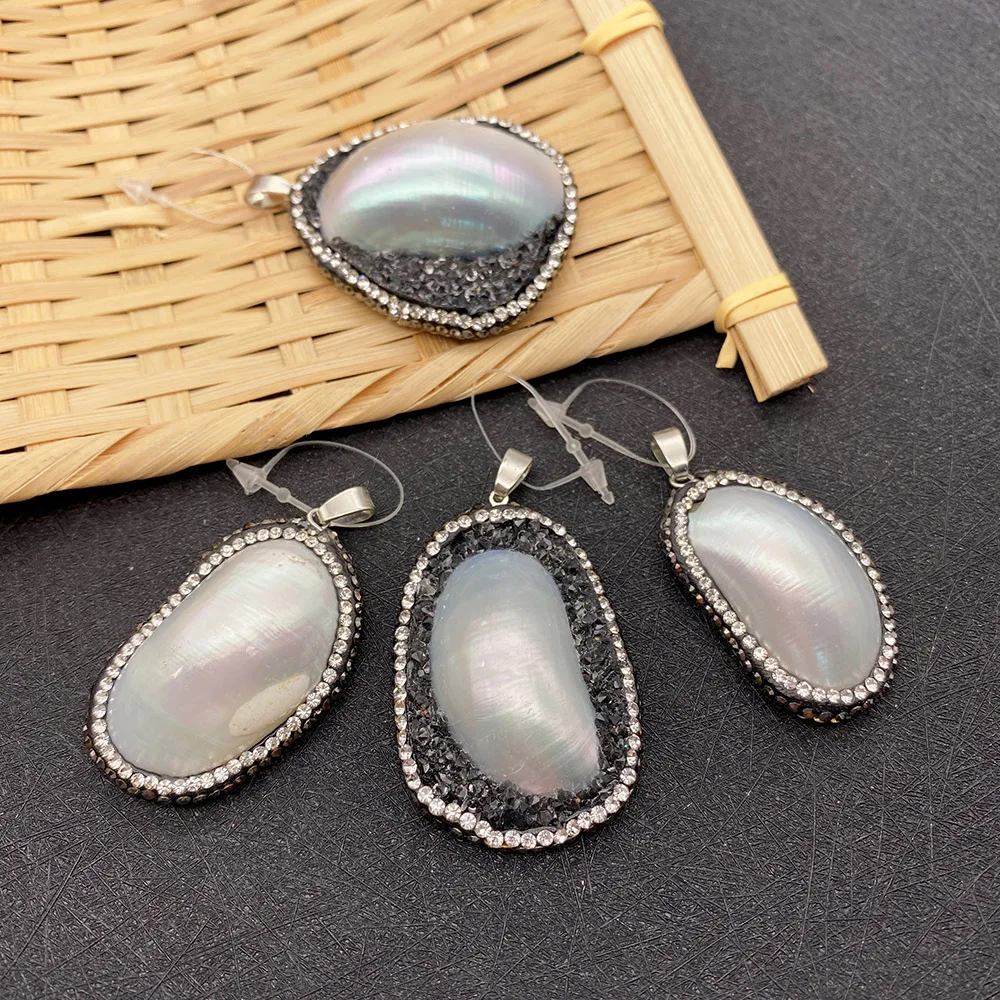 Natural Resin Shell Inlaid Rhinestone Pendant Ladies Necklace Pendant DIY Charming and Exquisite Jewelry Making Accessory 1 Pcs
Natural Resin Shell Inlaid Rhinestone Pendant Ladies Necklace Pendant DIY Charming and Exquisite Jewelry Making Accessory 1 Pcs