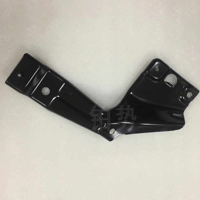 Car Bracket under the right front protective baffle 2007-Nis sanS ylp hy Front wheel hub fender bracket Fender fixing bracket
Car Bracket under the right front protective baffle 2007-Nis sanS ylp hy Front wheel hub fender bracket Fender fixing bracket