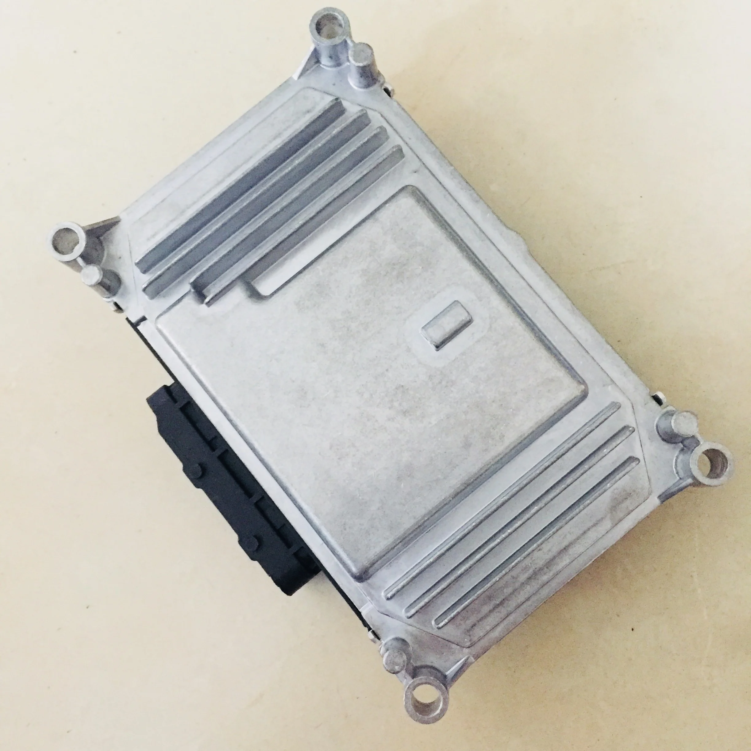 

Original NEW F01R00D724 3612100-EG01 F01RB0D724 ECU Car Engine Computer Car PC FOR GREAT WALL FLORID VOLEEX C30