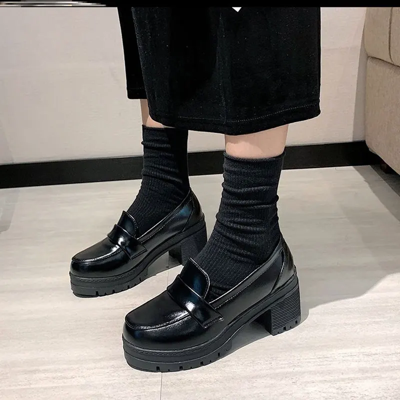 Женские туфли-лодочки на платформе, черные, на высоком каблуке, без шнуровки, удобные винтажные туфли на толстой подошве, весна-осень 2021
Женские туфли-лодочки на платформе, черные, на высоком каблуке, без шнуровки, удобные винтажные туфли на толстой подошве, весна-осень 2021