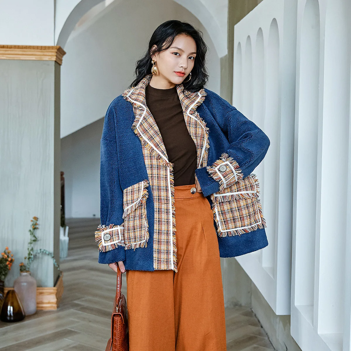 LANMREM 2020 New Lamb Hair Stitching Rough Woolen Coat Spring Original Women's Plaid Plush Warm Top PB777 | Женская одежда