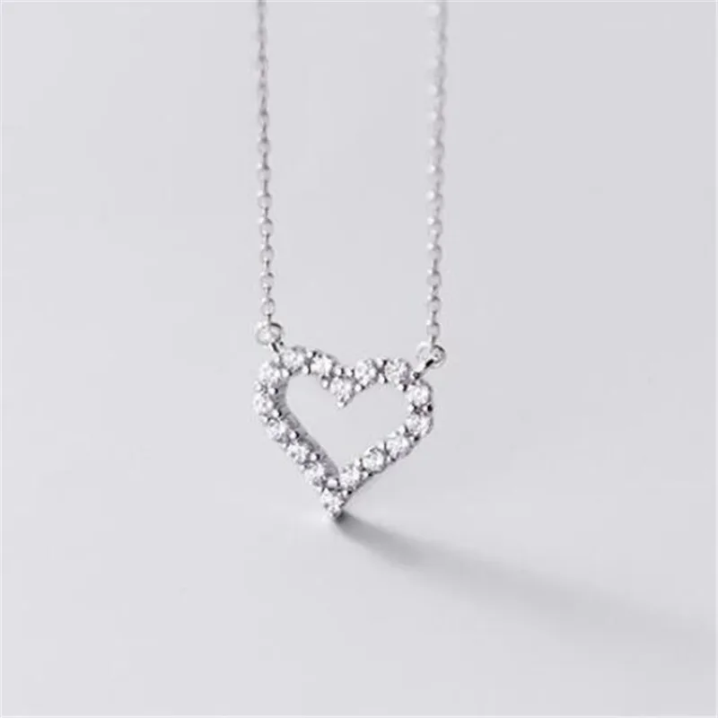 925 Sterling Silver Zircon Love Heart Charm Necklace Pendant For Women Wedding Party Fashion Jewelry Accessories Choker dz202
925 Sterling Silver Zircon Love Heart Charm Necklace Pendant For Women Wedding Party Fashion Jewelry Accessories Choker dz202