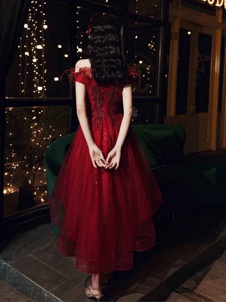 Wine Red High Low Prom Dresses 2020 Elegant Boat Neck Off The Shoulder Sequin Appliques Tulle Short Front Long Back Homecoming
Wine Red High Low Prom Dresses 2020 Elegant Boat Neck Off The Shoulder Sequin Appliques Tulle Short Front Long Back Homecoming