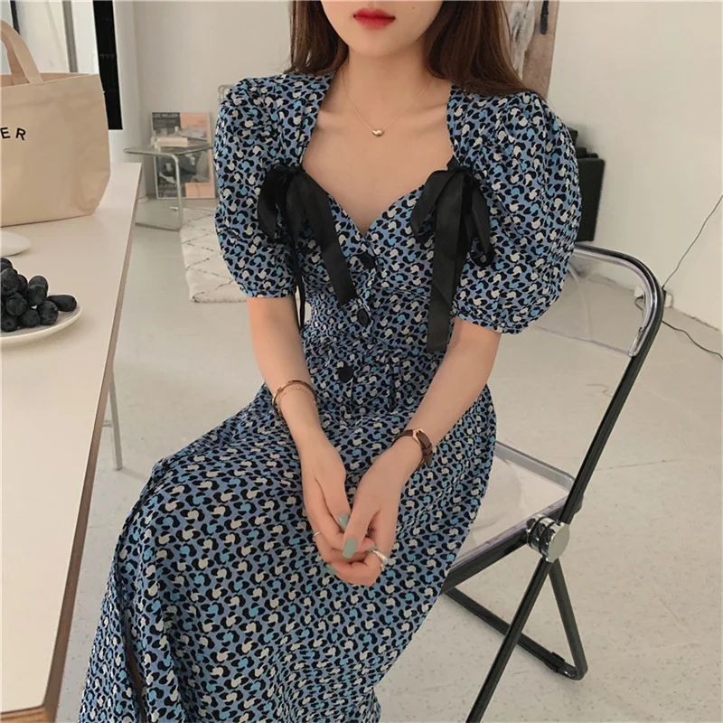 Korean Version Of Summer 2021 One-Piece Women'S New Style V-Neck Button Floral Dress With Bow Decoration Puff Sleeve Casual Long
Korean Version Of Summer 2021 One-Piece Women'S New Style V-Neck Button Floral Dress With Bow Decoration Puff Sleeve Casual Long