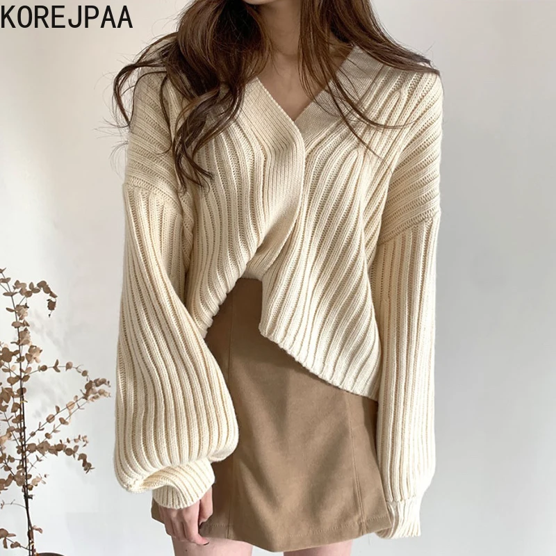 Korejpaa Women Sweater Cardigan 2021 Korean Fashion Early Autumn Gentle V-neck Pit Design Single-breasted Loose Knitted Jacket
Korejpaa Women Sweater Cardigan 2021 Korean Fashion Early Autumn Gentle V-neck Pit Design Single-breasted Loose Knitted Jacket