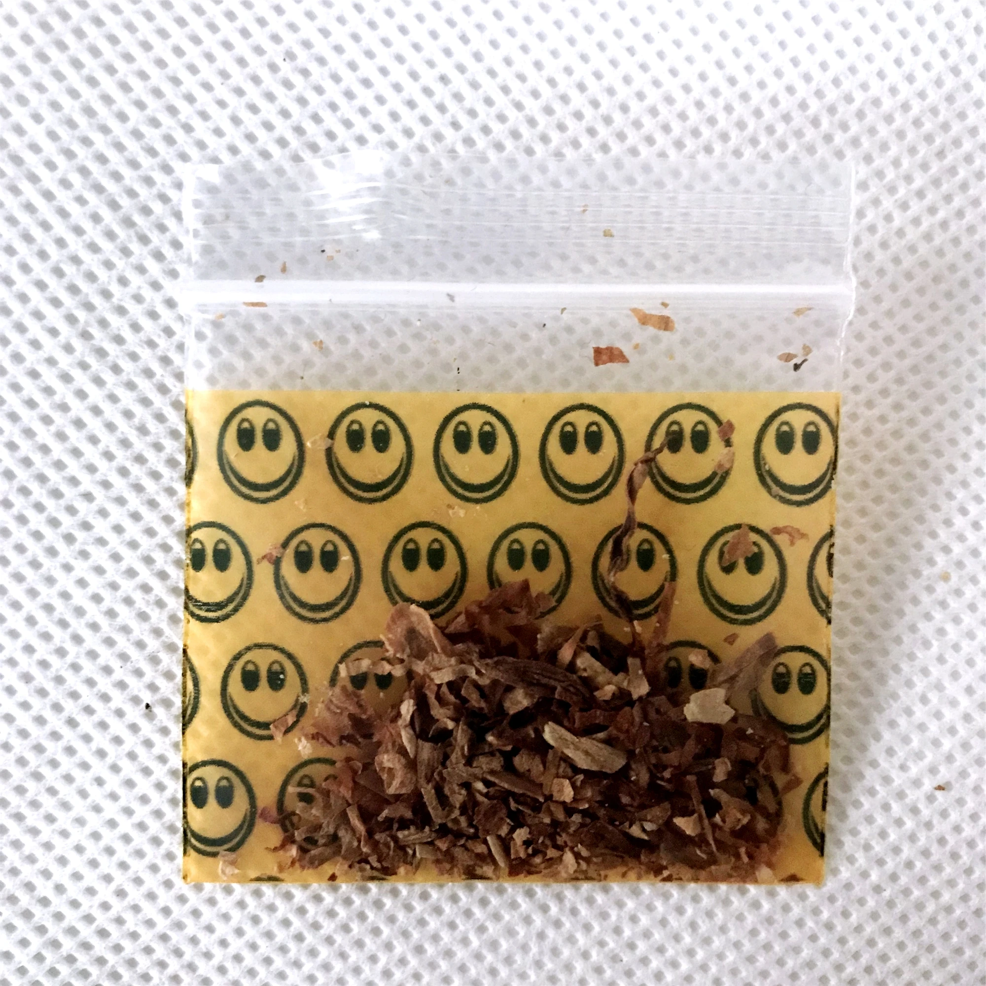 1 pack (100 pieces) Plastic Sealing Bag Portable Smile yellow Pattern Weed Storage Bag Tobacco & Accessories Ziplock Bags
1 pack (100 pieces) Plastic Sealing Bag Portable Smile yellow Pattern Weed Storage Bag Tobacco & Accessories Ziplock Bags