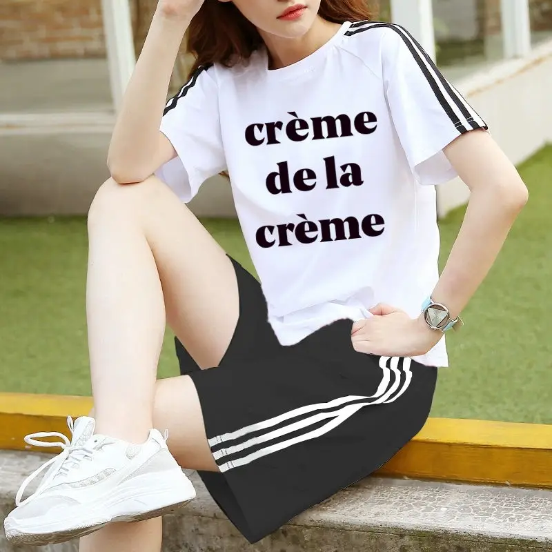 Casual sportswear suit women's summer loose fit large short sleeve loose fit shorts two piece Capris
Casual sportswear suit women's summer loose fit large short sleeve loose fit shorts two piece Capris