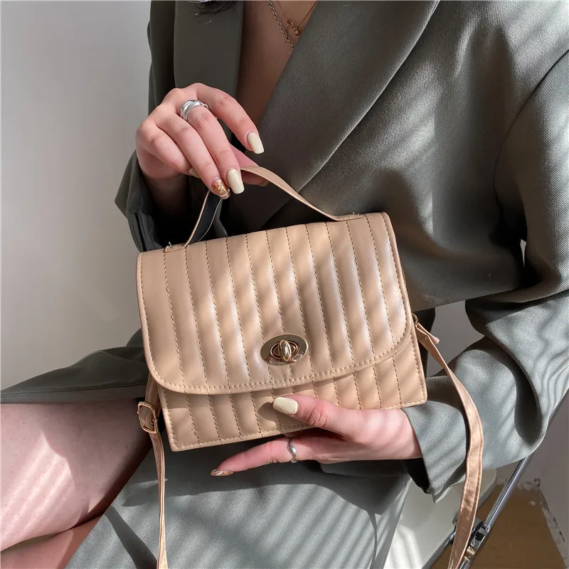 Women's Bags In Europe and America New In Spring and Summer 2021 Modern Stylish One Shoulder Messenger Bag Pu Small Square Bag
Women's Bags In Europe and America New In Spring and Summer 2021 Modern Stylish One Shoulder Messenger Bag Pu Small Square Bag