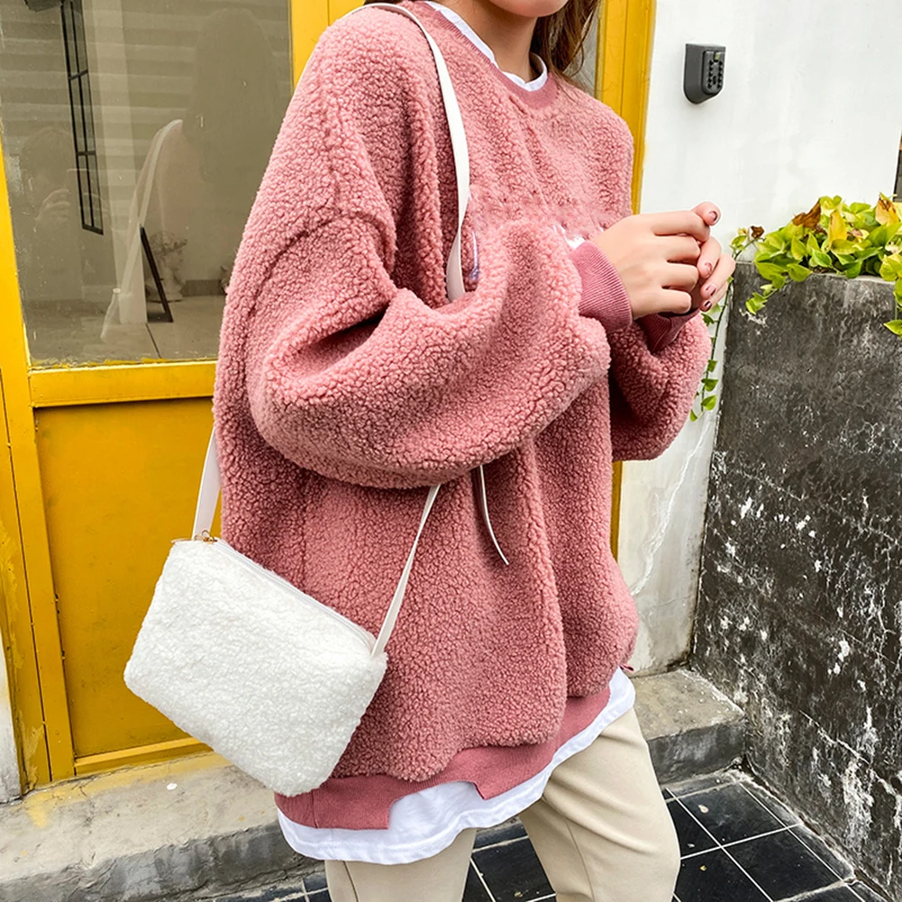 Women Handbags Designer Shoulder Bag Large Capacity Totes Lady Luxury Plush Messenger Bag Simple Bag 2020 Trend
Women Handbags Designer Shoulder Bag Large Capacity Totes Lady Luxury Plush Messenger Bag Simple Bag 2020 Trend