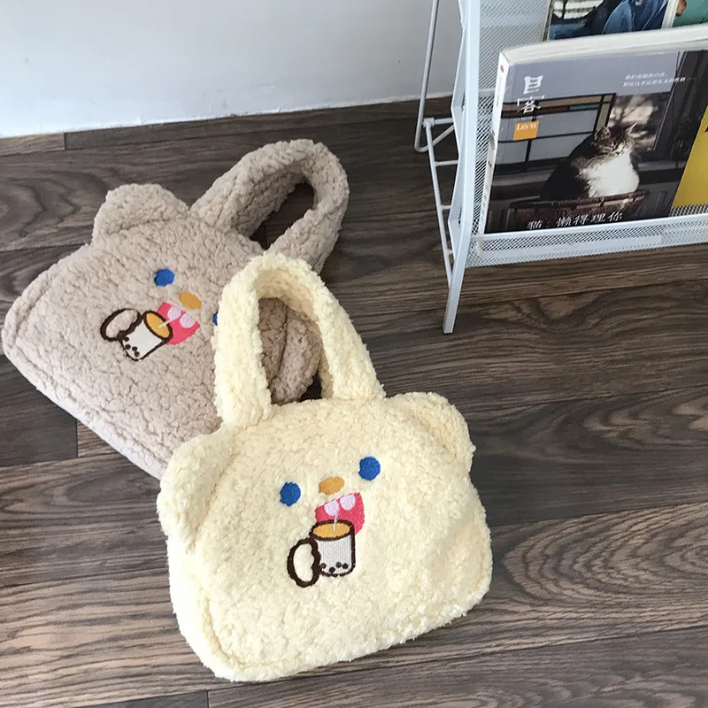 Kawaii Winter Plush Handbags Bear Mini Korea Japan Designer Small Fluffy Tote Pouch For Women 2020 Cute Lady Clutch Bag
Kawaii Winter Plush Handbags Bear Mini Korea Japan Designer Small Fluffy Tote Pouch For Women 2020 Cute Lady Clutch Bag