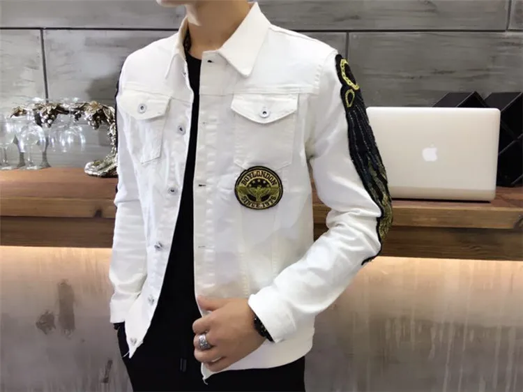 Male Handsome Cowboy Clothing Hip Hop Jeans Coat Men Spring Autumn Pop Style Turn-down Collar Denim Jacket
Male Handsome Cowboy Clothing Hip Hop Jeans Coat Men Spring Autumn Pop Style Turn-down Collar Denim Jacket