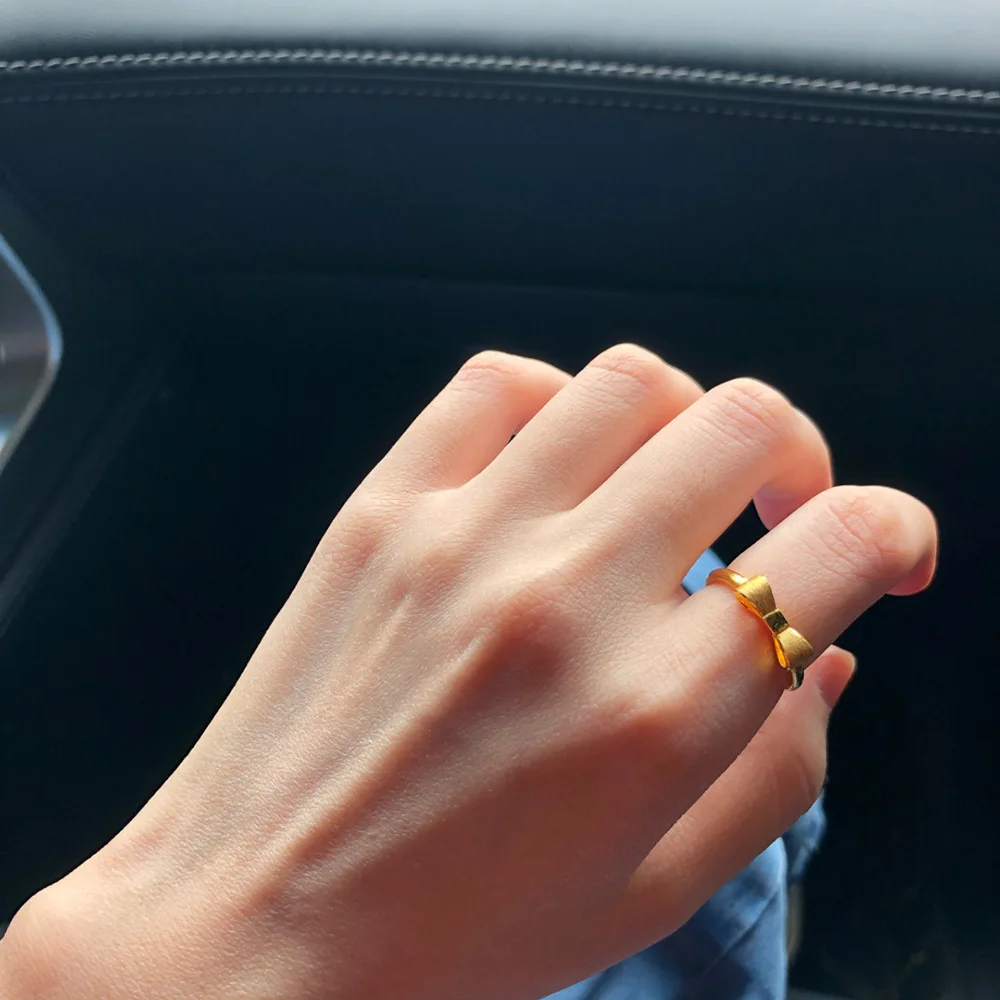 2021 Trendy Korean Simple Temperament Bow Ring Fashion Personality Index Finger Ring Exquisite Opening Adjustable Ring for Women
2021 Trendy Korean Simple Temperament Bow Ring Fashion Personality Index Finger Ring Exquisite Opening Adjustable Ring for Women