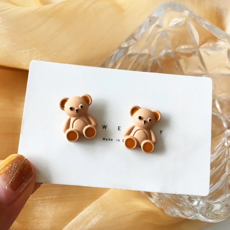 Woman's Cute Metal Brown Bear Earrings Studs 2021 Korea Cartoon Animal Party Gift Jewelry Girl Lovely Trending Earrigns
Woman's Cute Metal Brown Bear Earrings Studs 2021 Korea Cartoon Animal Party Gift Jewelry Girl Lovely Trending Earrigns